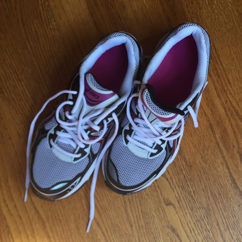ASICS —ravens colors!